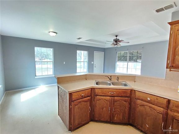 4th image of 13513 Collin Dr
