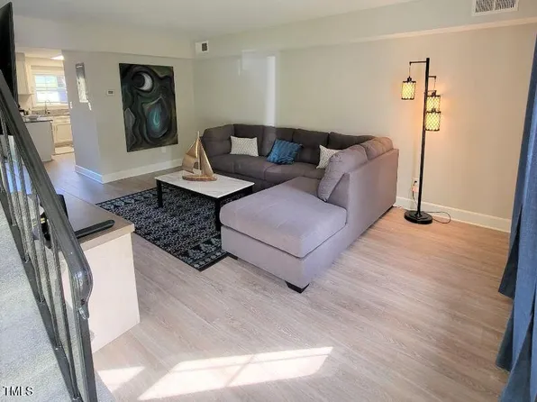 141 Jones Franklin Rd APT E, Raleigh, NC 27606