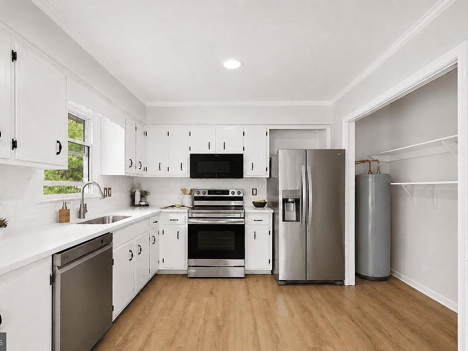 1st image of 612 Bowleys Quarters Rd