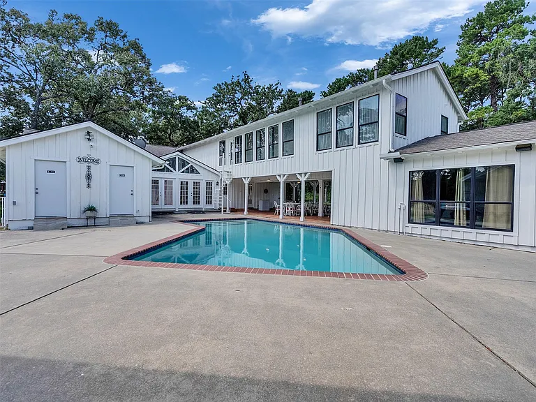 8402 Matthews Ln — Photo 37