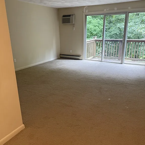 387 Adams St #8 — Photo 4