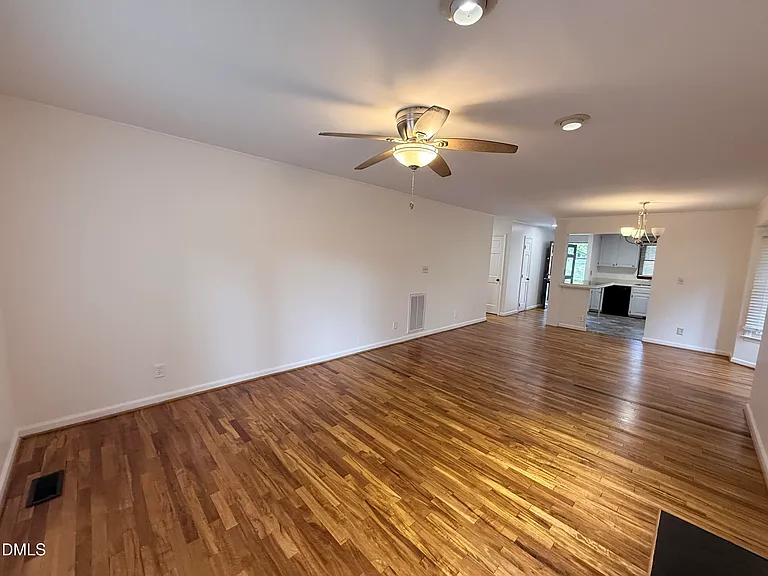 5544 Sharpe Dr — Photo 15