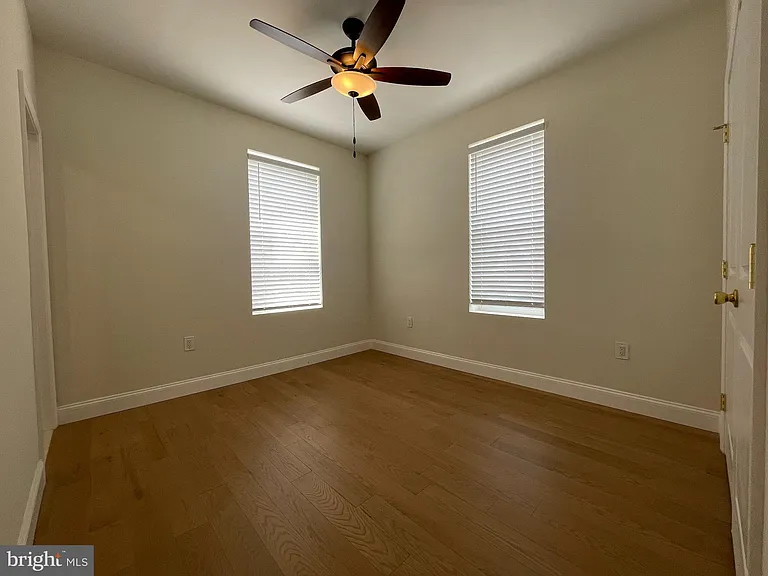2101 S Hicks St — Photo 11