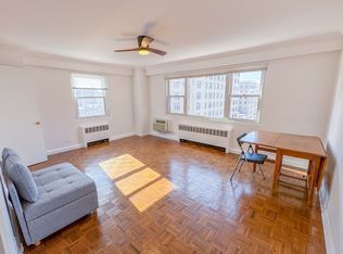 2909 N Sheridan Rd APT 910, Chicago, IL 60657