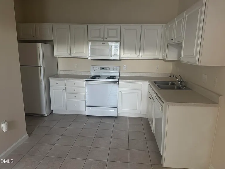 2520 Friedland Pl #203 — Photo 6