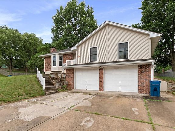 4th image of 525 Sharon Dr