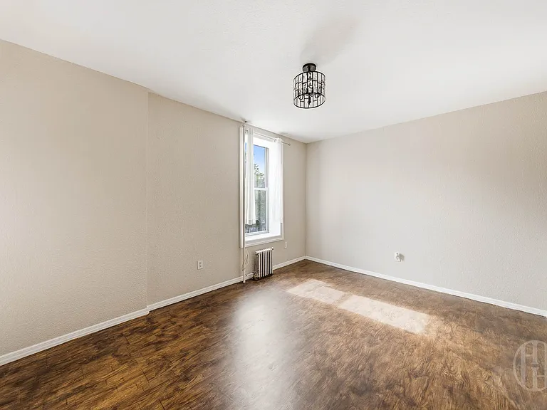 207 Hull St #2L — Photo 9