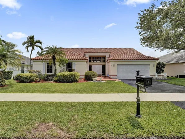 8860 Southern Orchard Rd S, Davie, FL 33328