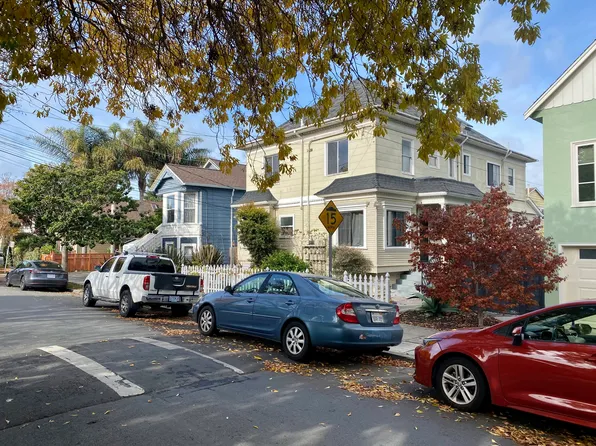 1066 56th St APT B, Oakland, CA 94608