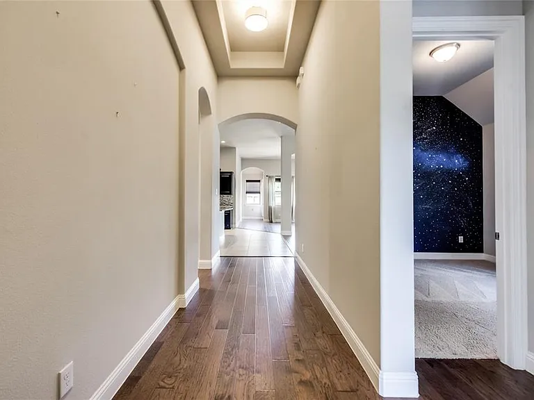 11709 Parade Dr — Photo 2