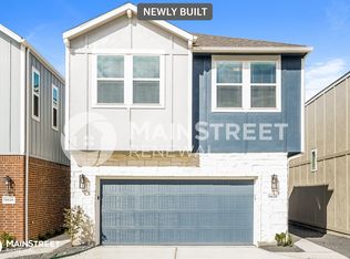 9826 Rugged Oaks Dr, Houston, TX 77080