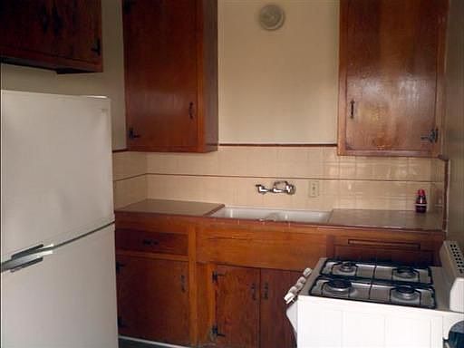 2nd image of 2820 E 65th St APT 6