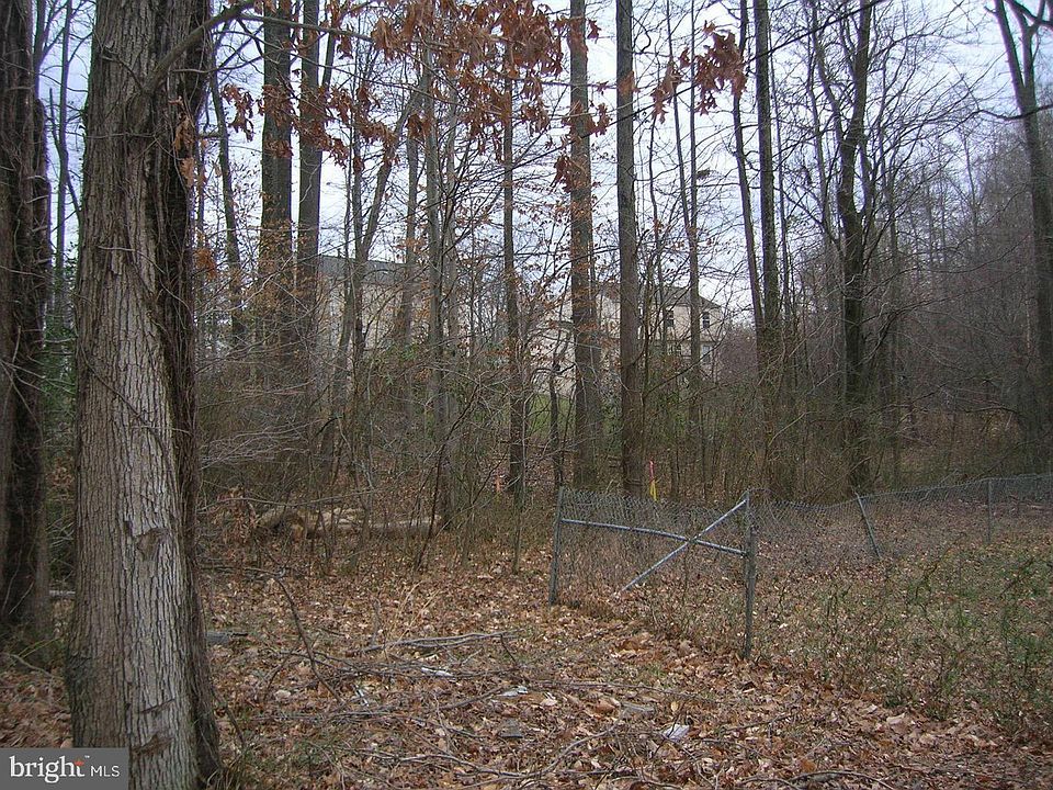 2nd image of 7412 Loganwood Ct