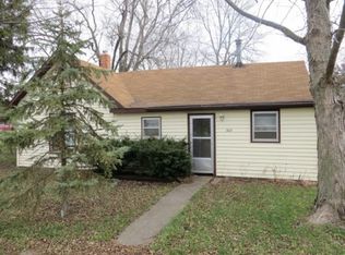 302 Washington St, Graymont, IL 61743