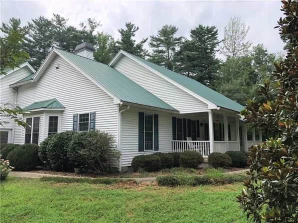 505 Turkey Trot Rd, Mountain Rest, SC 29664