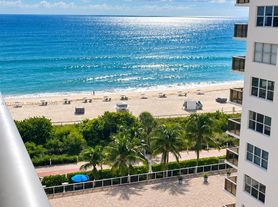 6039 Collins Ave