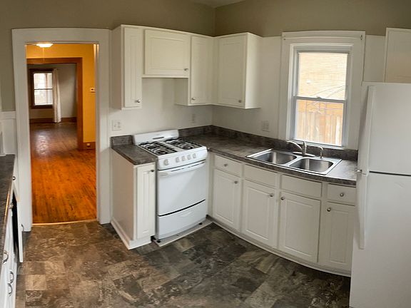 4th image of 714 Lawn Dr