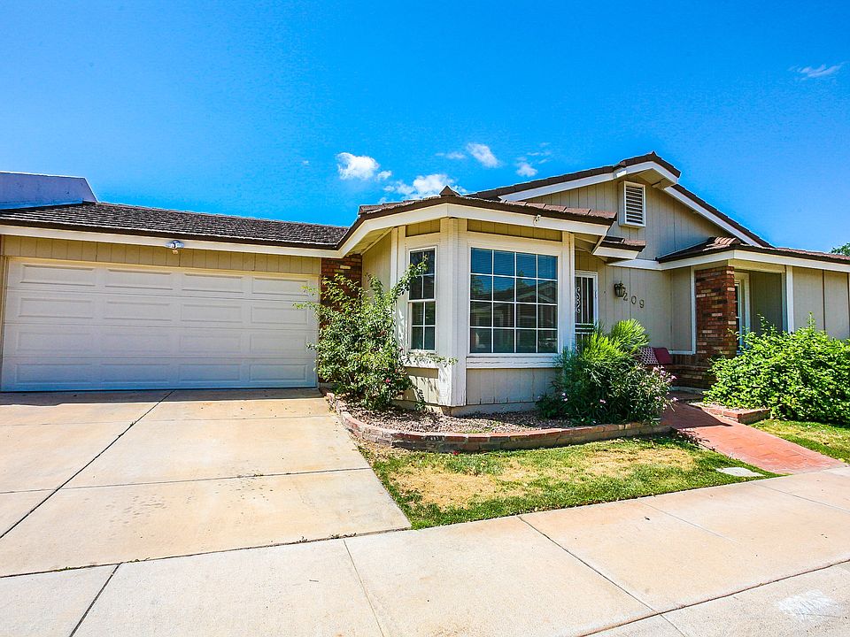 1st image of 209 E Campo Bello Dr
