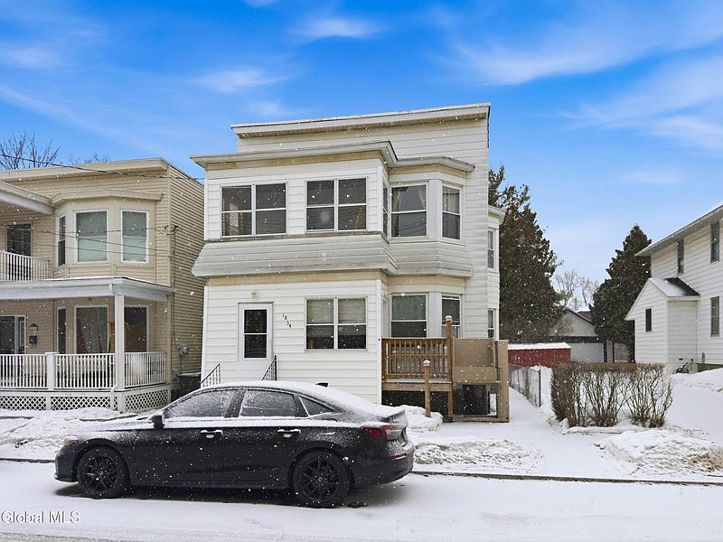 2nd image of 1834 6th Avenue