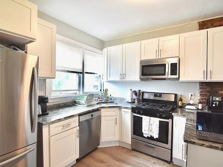2 Bay St #2 — Photo 19