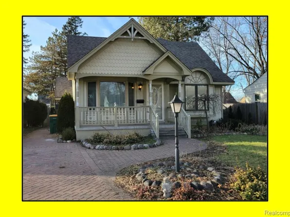 23027 Violet St, Farmington, MI 48336