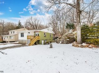 304 Squaw Trl, Hopatcong Boro, NJ 07821