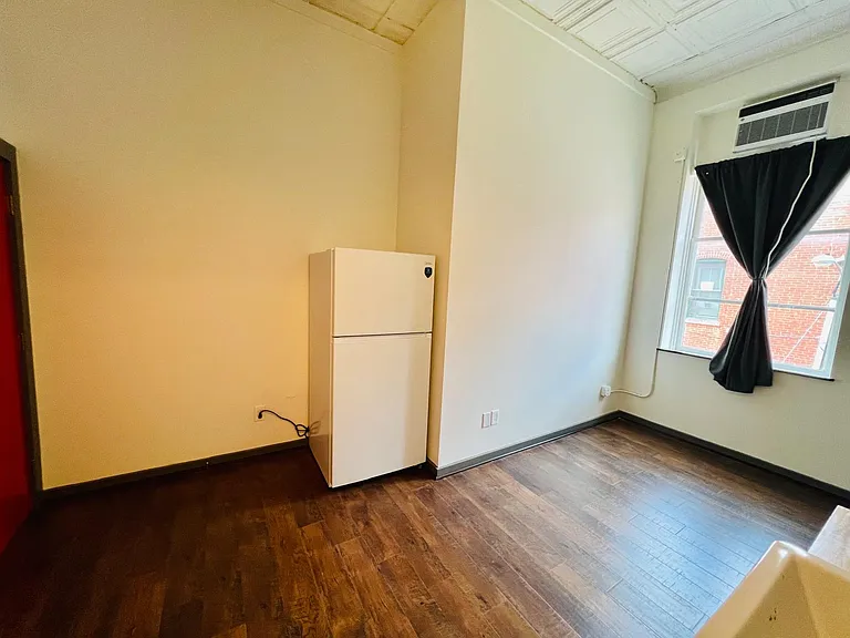 119 W Main St #D — Photo 4