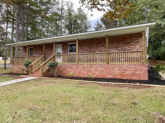 3rd image of 301 Winchester Dr