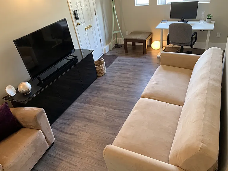 Crescent Dr — Photo 3