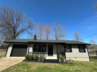 607 E 7th St, Mountain Home, AR 72653