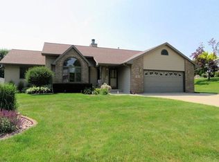 633 Donald St, Mayville, WI 53050