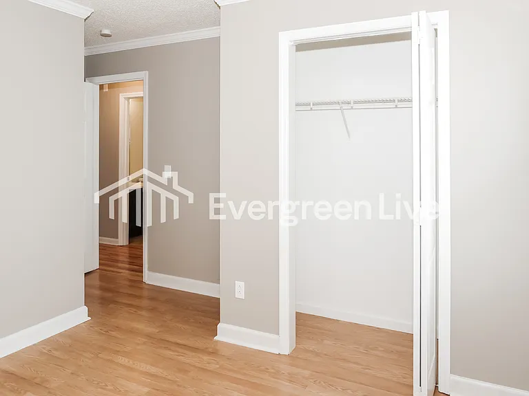 135 Hollington Dr NE — Photo 7
