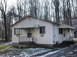 9 Gulf Rd, Wyoming, NY 14591