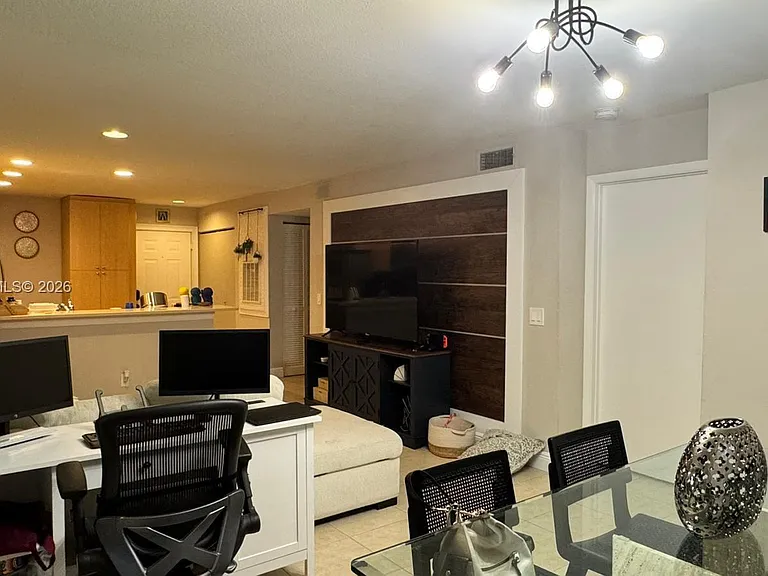 1705 Palm Cove Blvd #1-105 — Photo 4