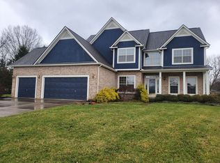8162 Chateau Ln, Westerville, OH 43082