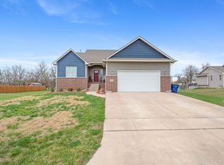 765 Cottonwood Cir, Benton, KS 67017