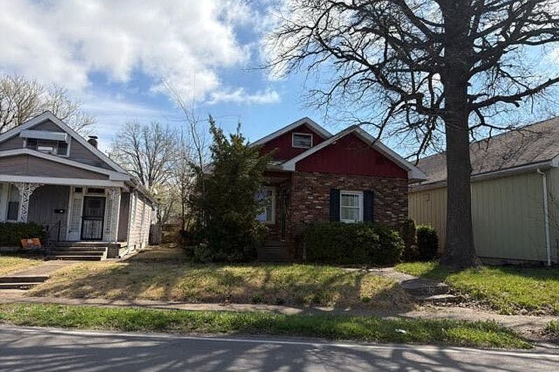 1st image of 1917 Stringtown Rd