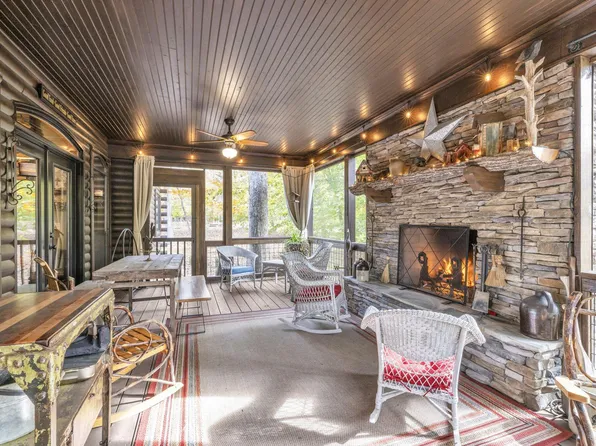 610 Lake Loop Rd, Menlo, GA 30731