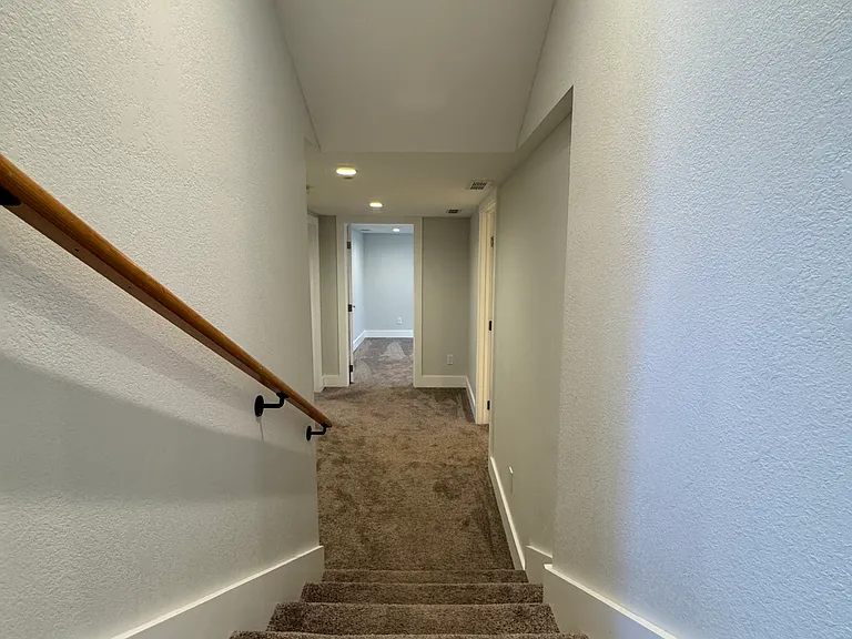 4720 Lamar St #B — Photo 16