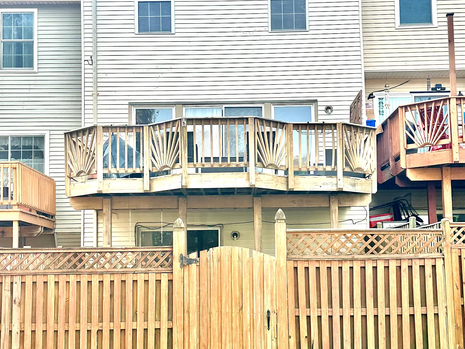 3 bed, 1.5 bath, 1200 sqft, $2,500 — Photo 2