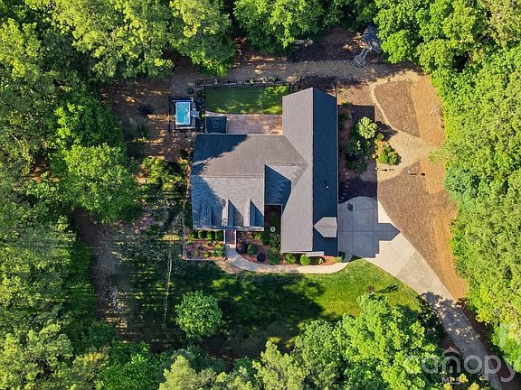 4th image of 2043 Standing Timber Rd
