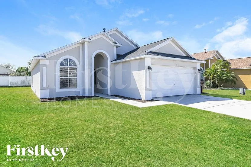 3 bed, 2.0 bath, 1412 sqft, $1,885 — Photo 1