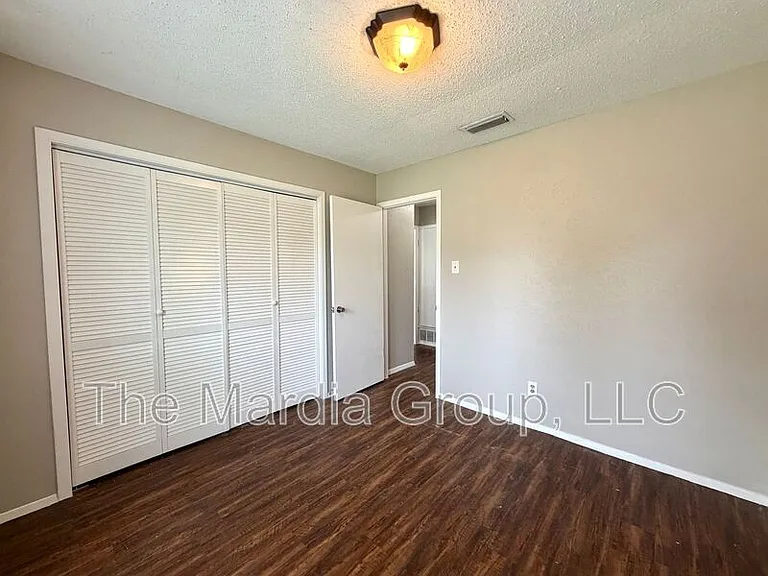 1506 Whiteoak Dr — Photo 15