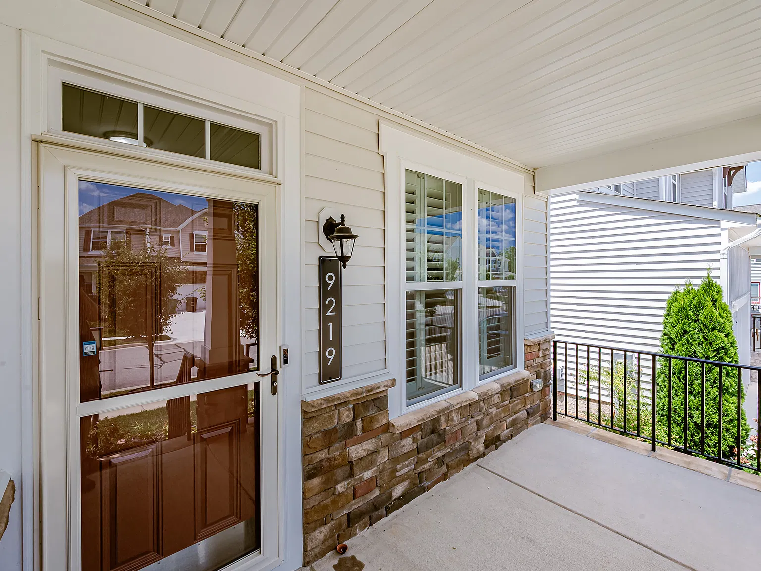 4 bed, 2728 sqft, $3,450 — Photo 3