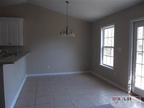 4th image of 415 Sand Pine Dr