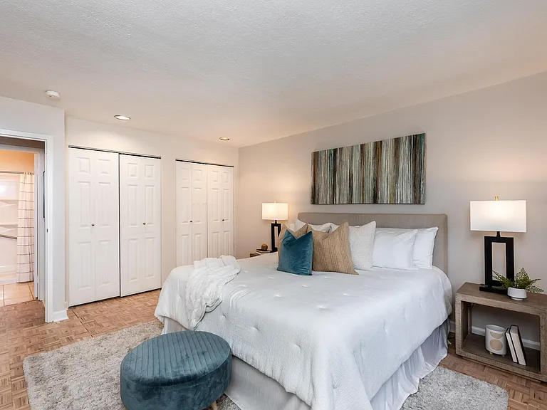 1815 William Howard Taft Rd #301 — Photo 5