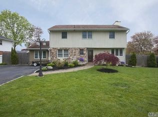 22 Windham Cres, Kings Park, NY 11754
