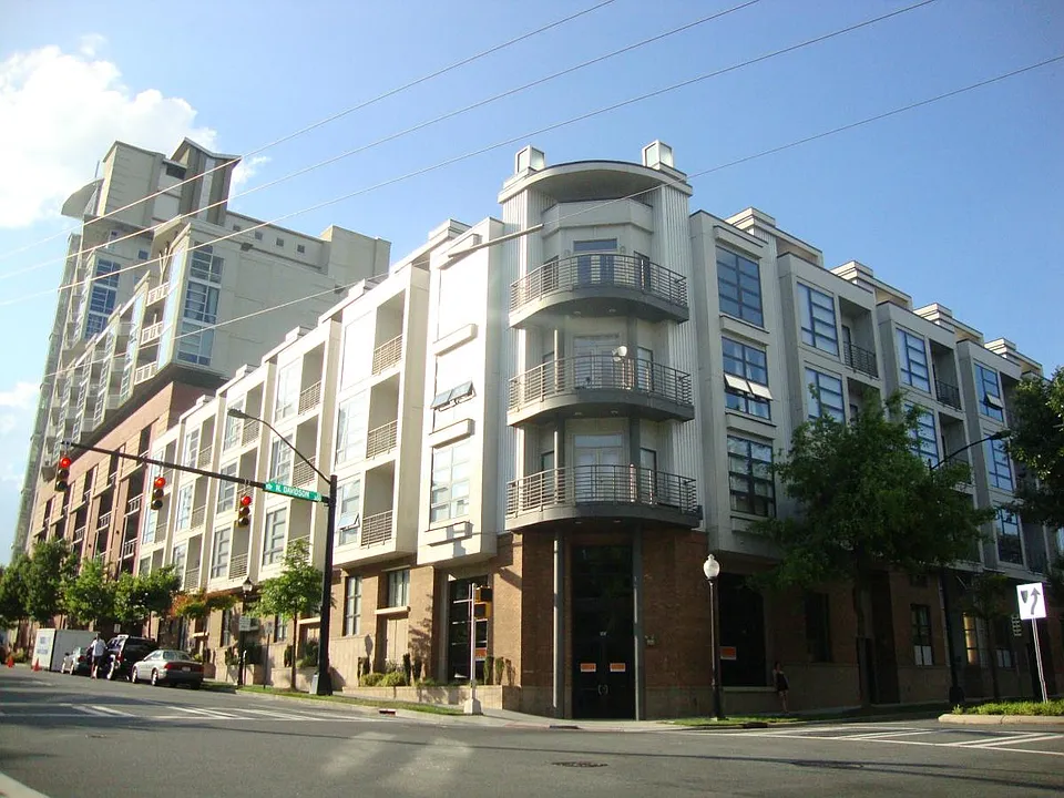 525 E 6th St #312
