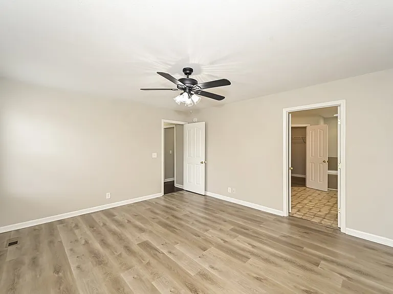 2910 Iona Dr — Photo 10