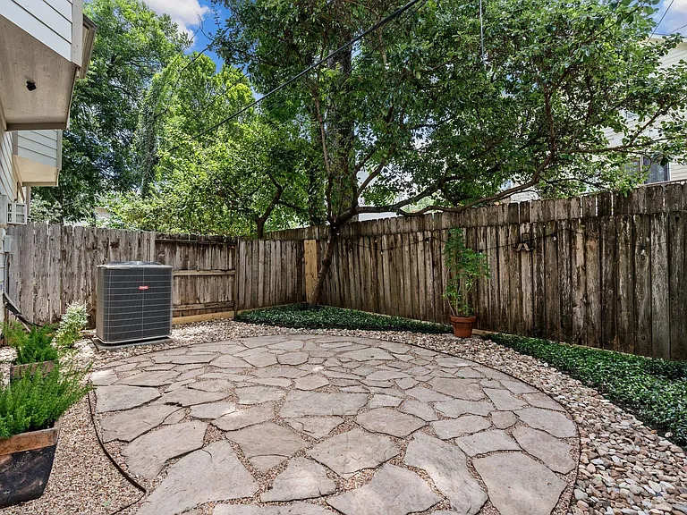 4223 Rose St — Photo 32
